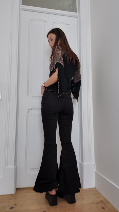 Amazing vintage lace detail black flare jeans size 34