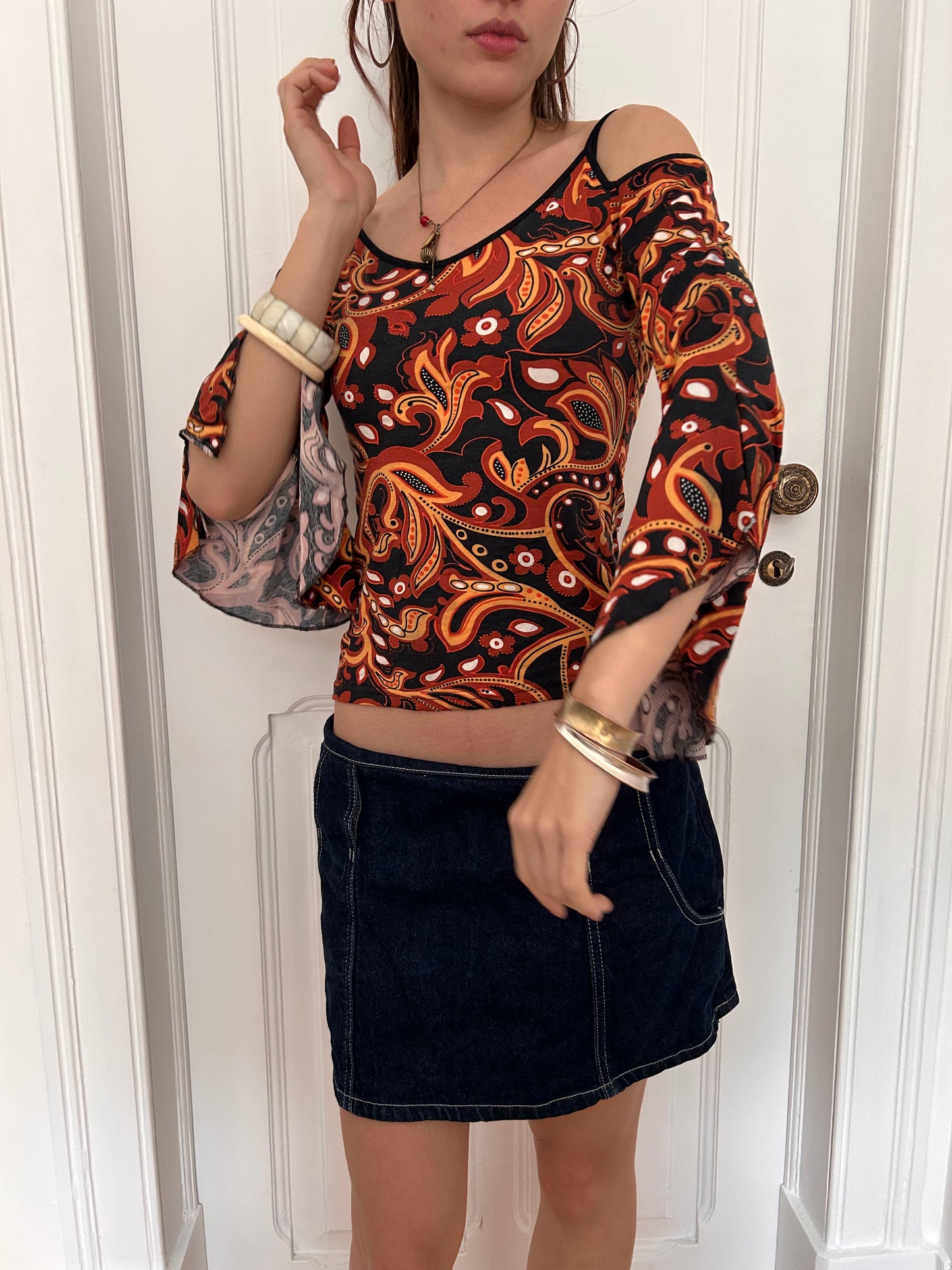 Iconic funky no shoulder top size S