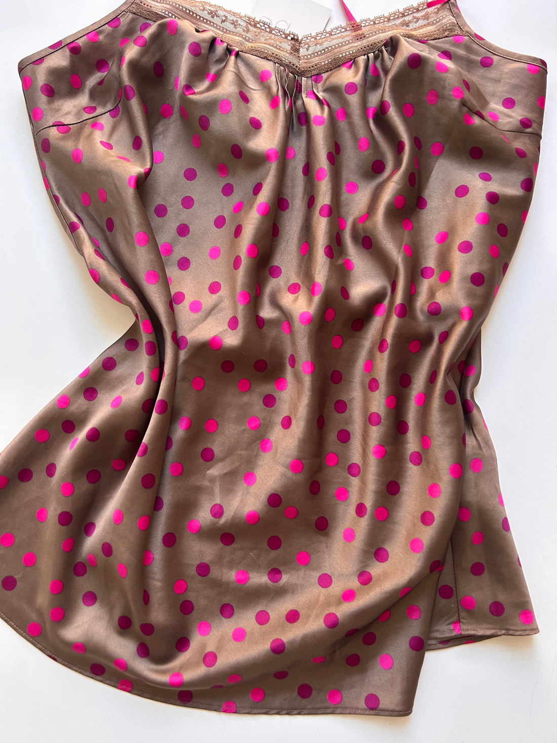 Adorable brown cami top with pink dots size M — photo 3 of 6