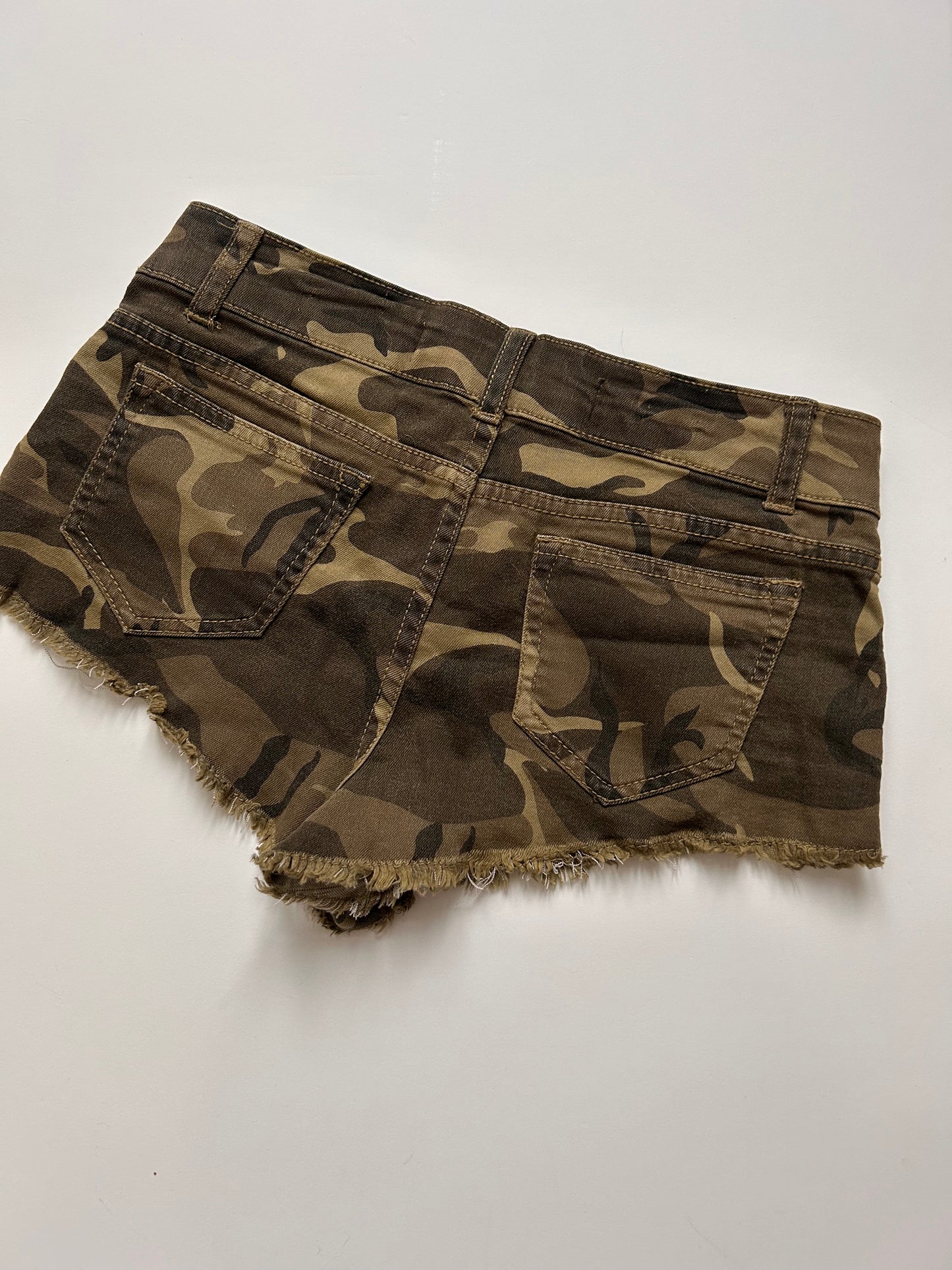 Adorable camo mini shorts size 34