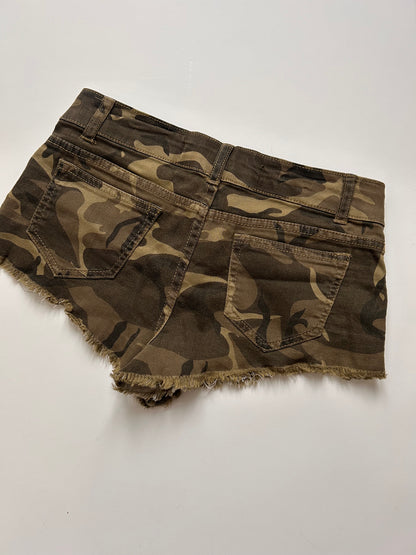 Adorable camo mini shorts size 34