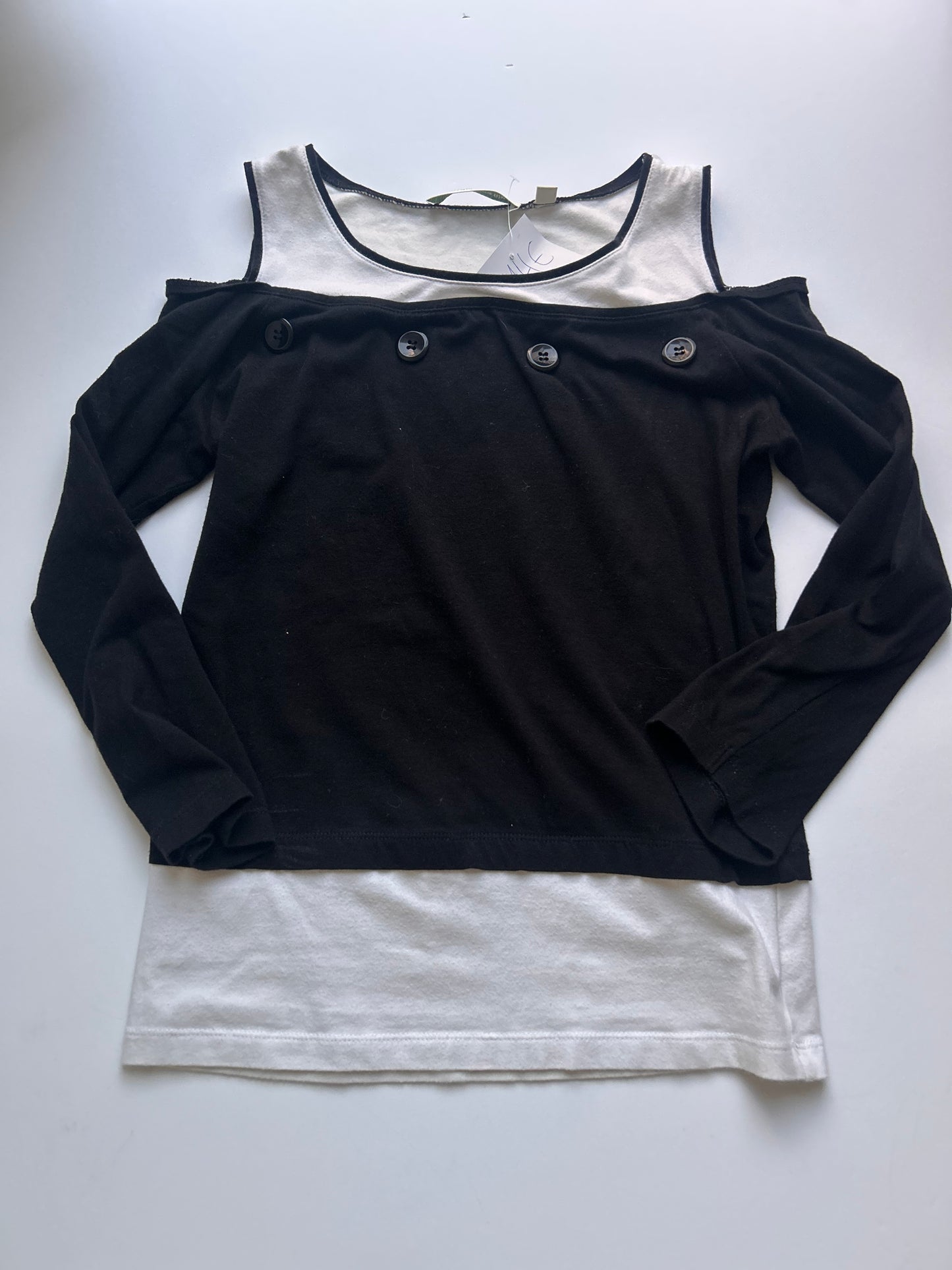 Adorable long sleeve top size S